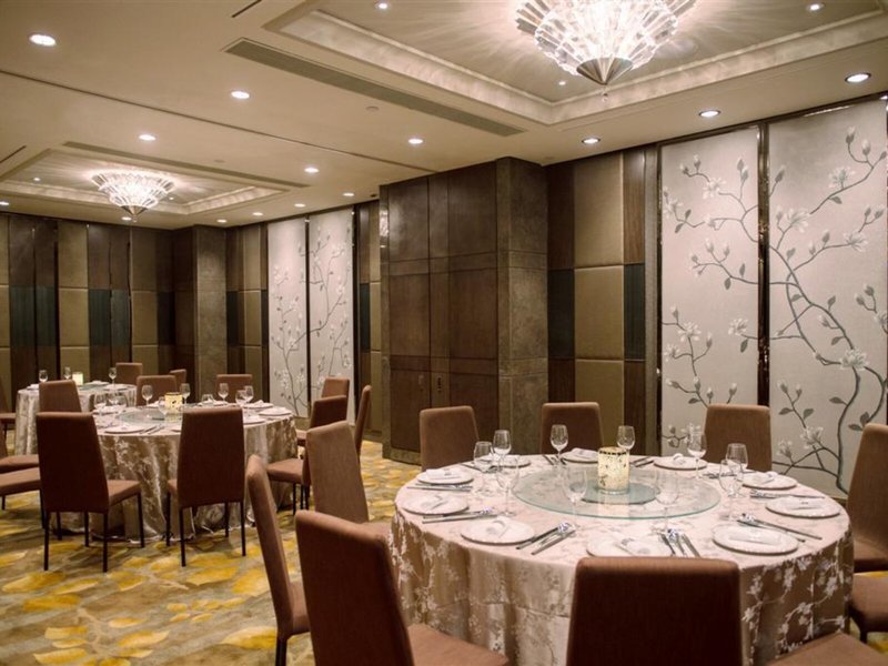 Royal Plaza 13