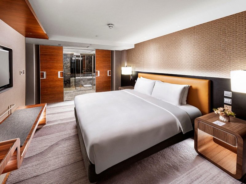 Royal Plaza 26