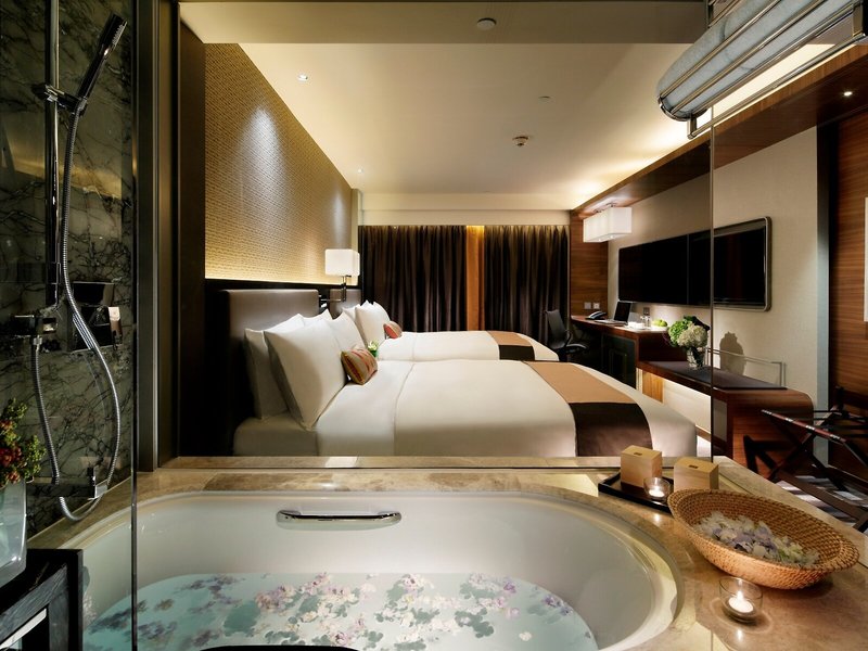 Royal Plaza 28