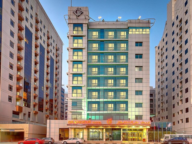 Grandeur Hotel 1