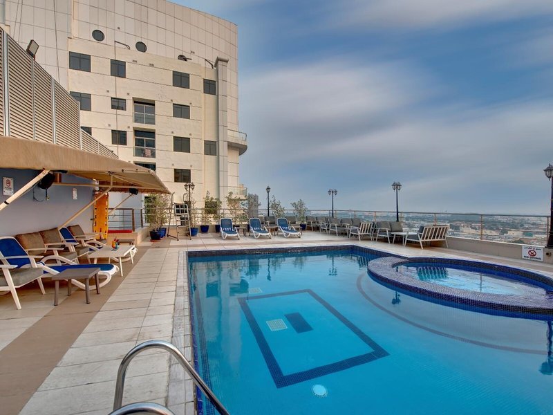 Grandeur Hotel 8