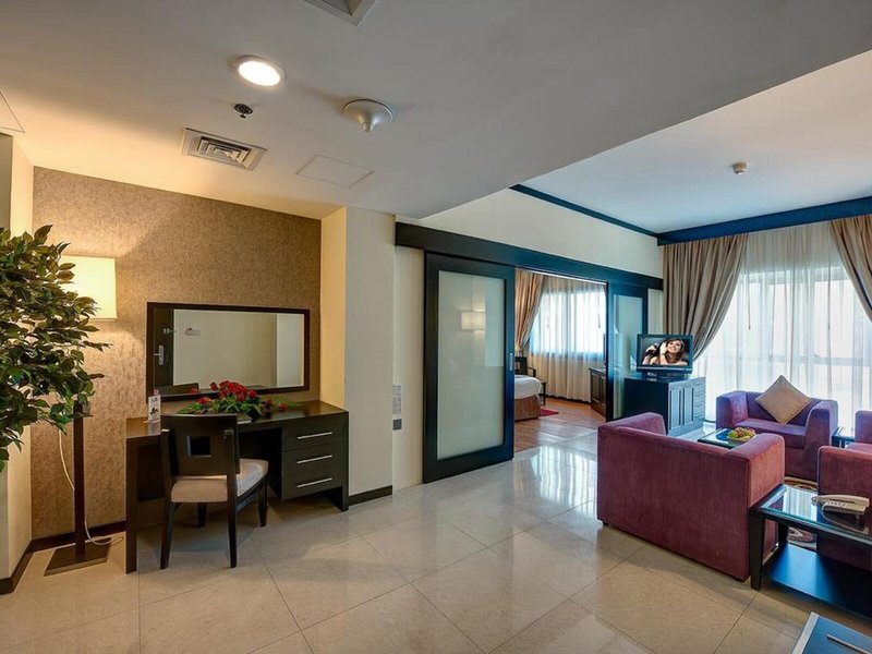 Grandeur Hotel 13