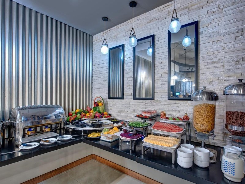 Grandeur Hotel 20