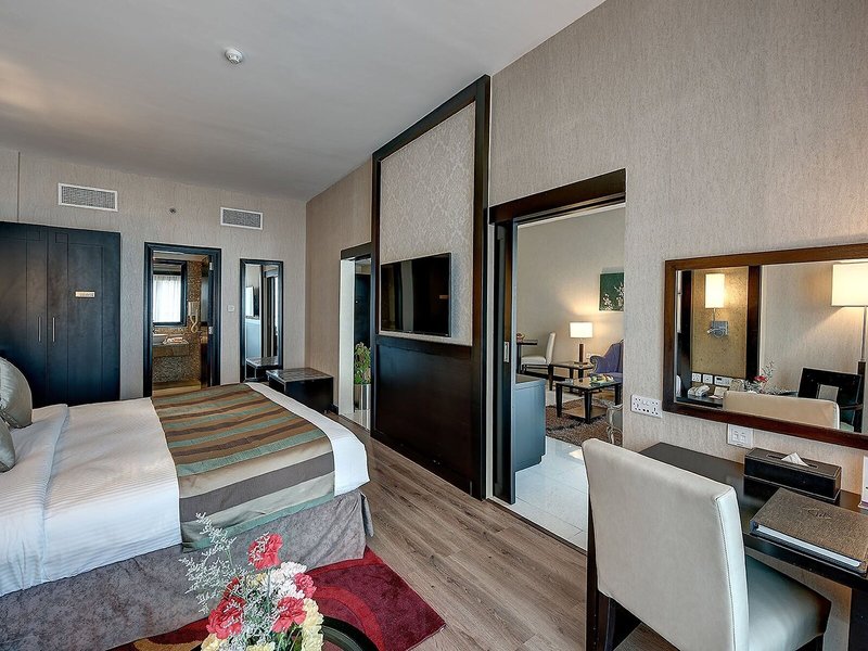 Grandeur Hotel 47