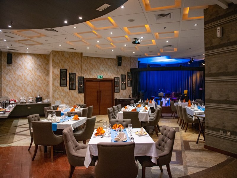 Grandeur Hotel 6