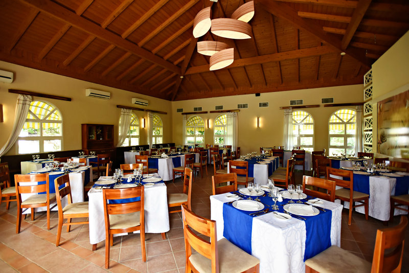 Memories Caribe Beach Resort 11