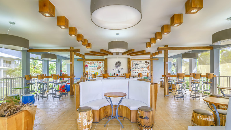 Memories Caribe Beach Resort 13