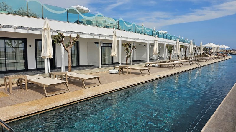 Gold Island Selected 23