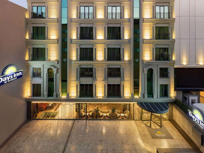 Days Inn by Wyndham Istanbul Bomonti 1
