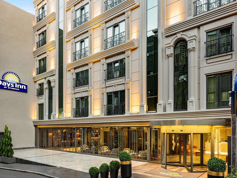 Days Inn by Wyndham Istanbul Bomonti 2