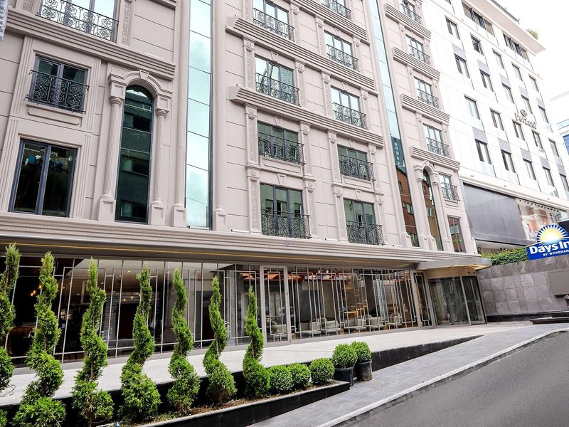 Days Inn by Wyndham Istanbul Bomonti 4