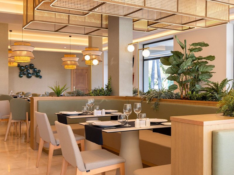 Hipotels Barrosa Palace 24