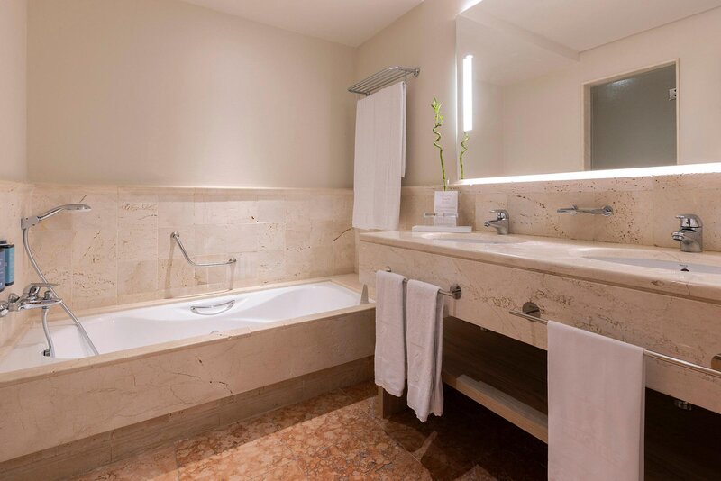 Hipotels Barrosa Palace 16