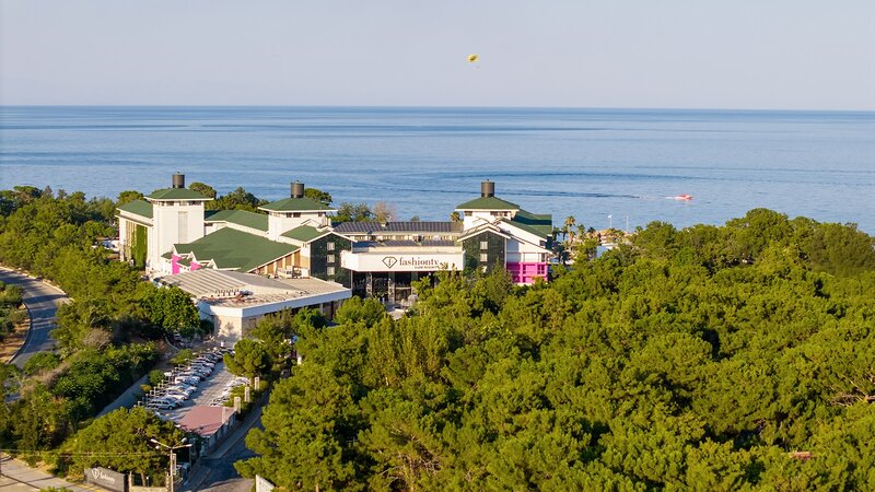 FashionTV Luxe Resort 2
