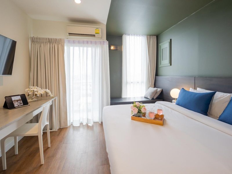 Blue Hippo Hotel 6