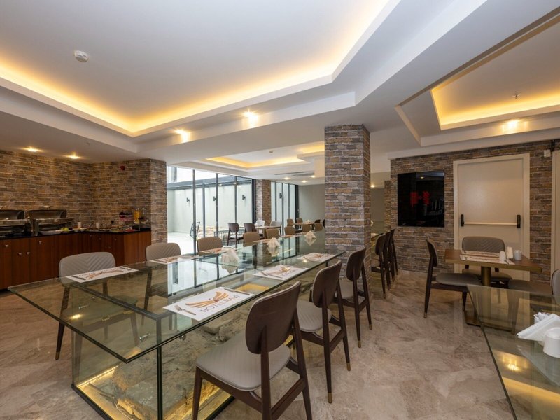 Hotel Ravi 16
