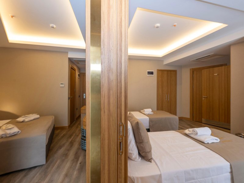 Hotel Ravi 24