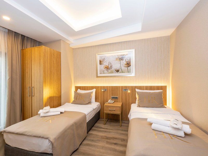 Hotel Ravi 25