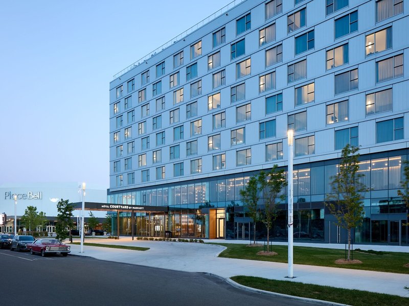 Courtyard By Marriott Montreal Laval 3