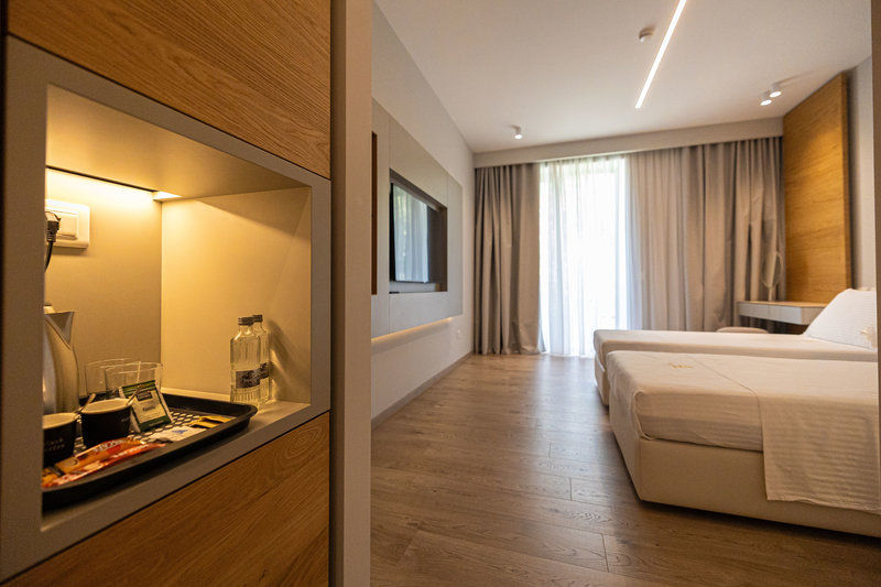 Navy Hotel 16
