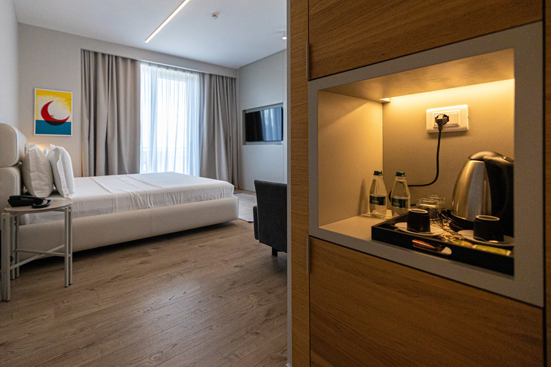 Navy Hotel 18