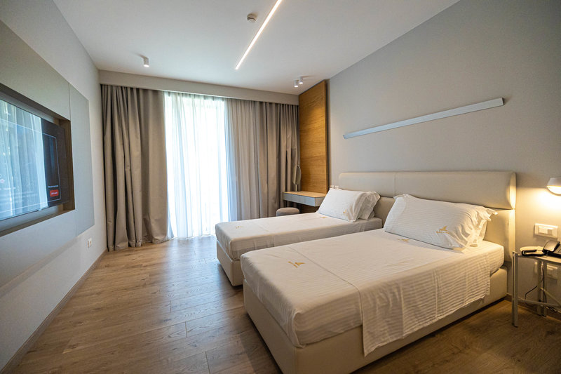 Navy Hotel 22