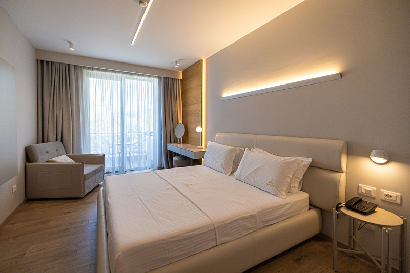 Navy Hotel 24
