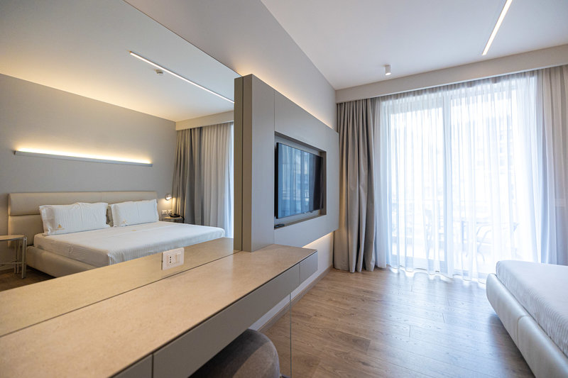 Navy Hotel 28