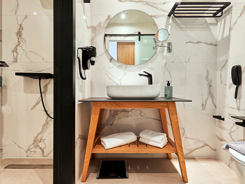 Enorme Santanna Island 11 - Bathroom Example