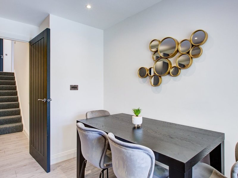 Hybrid Resi - Fulham 8