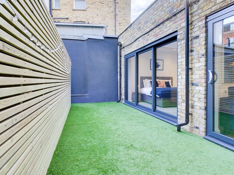 Hybrid Resi - Fulham 11
