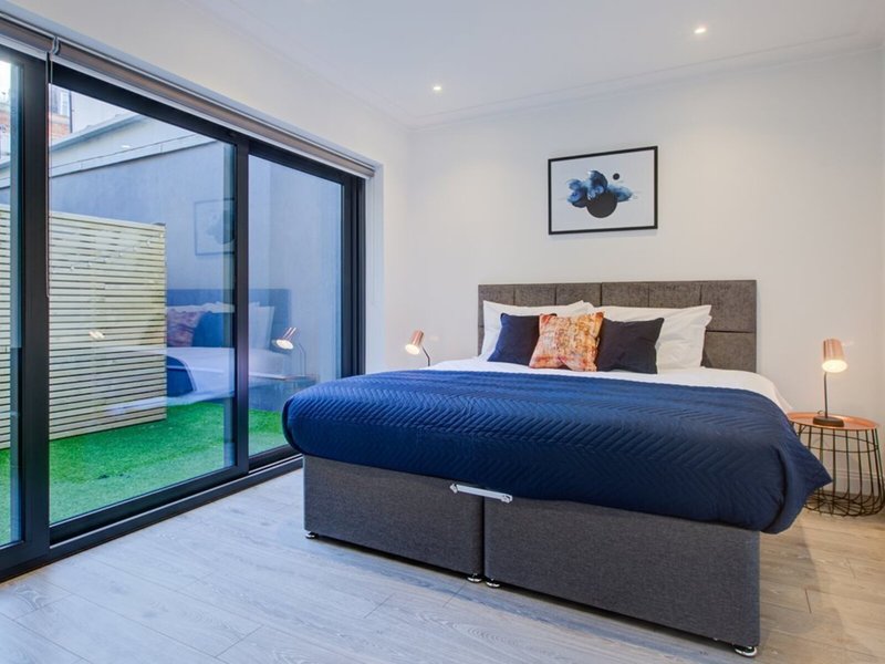 Hybrid Resi - Fulham 14