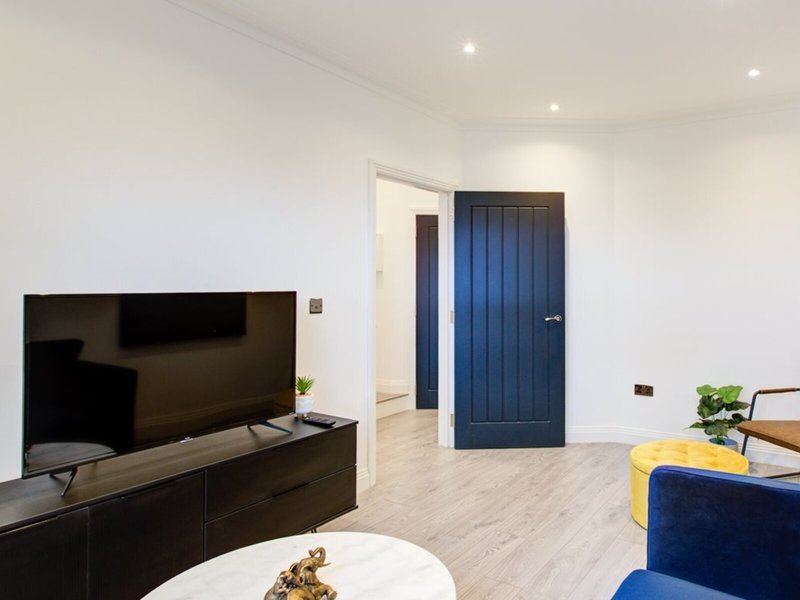 Hybrid Resi - Fulham 15