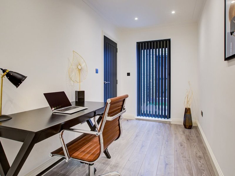 Hybrid Resi - Fulham 33