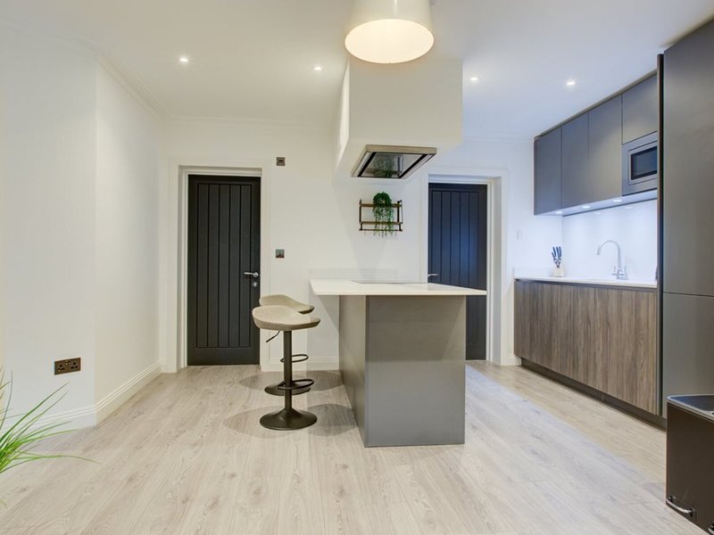 Hybrid Resi - Fulham 44