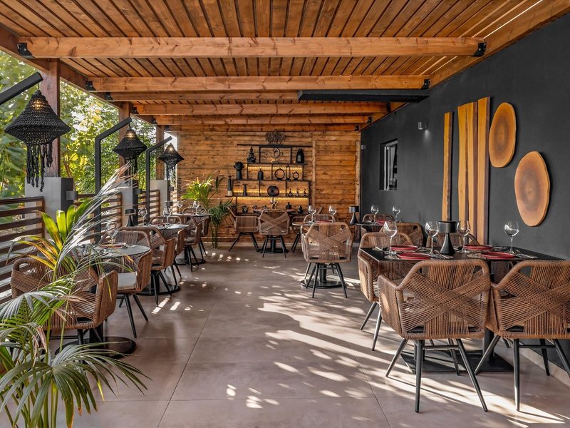 Cabana White Boutique Hotel & Suites 13