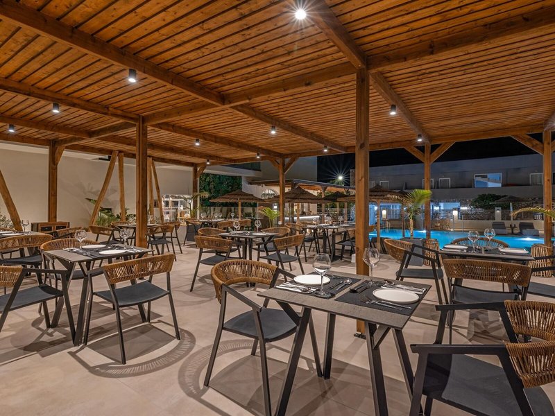 Cabana White Boutique Hotel & Suites 18