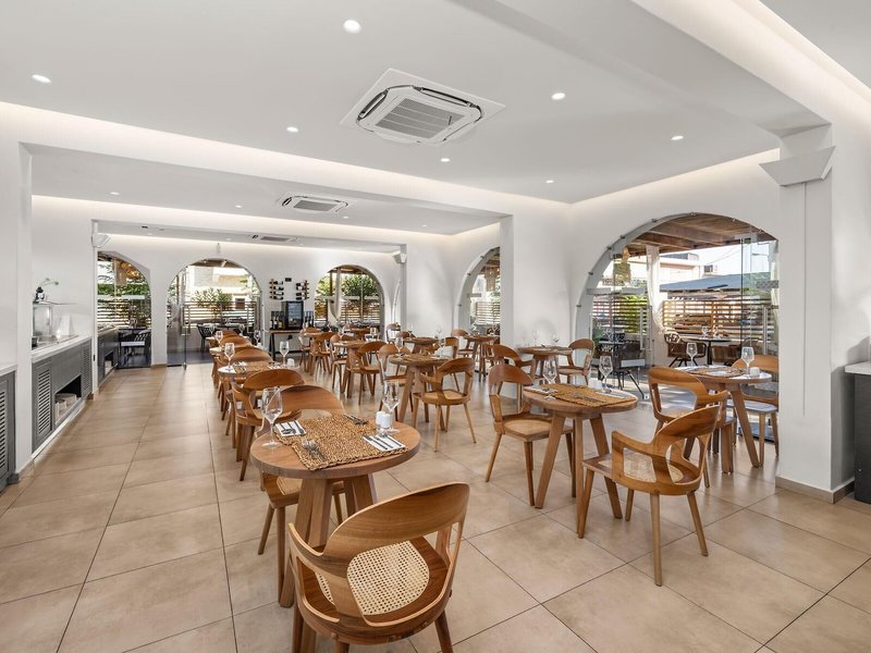 Cabana White Boutique Hotel & Suites 19