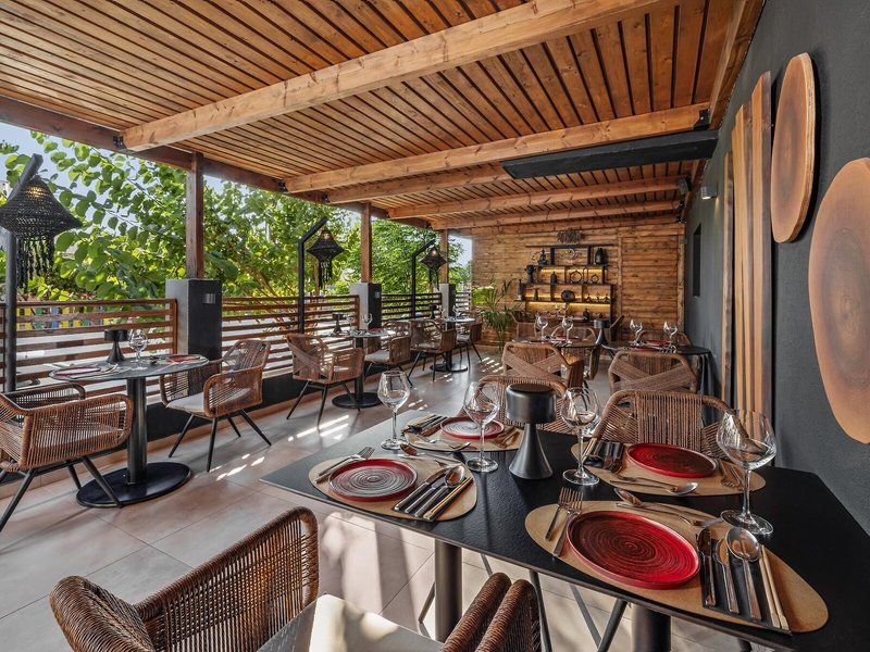 Cabana White Boutique Hotel & Suites 16