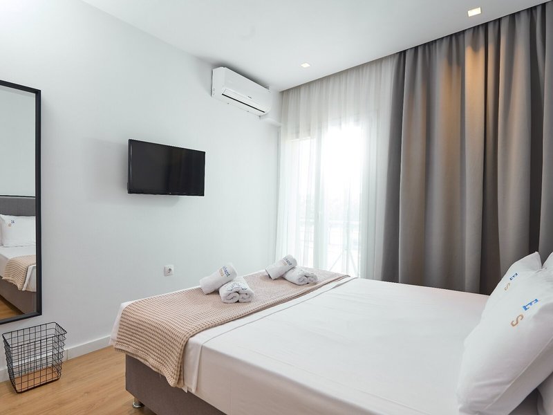 Elephant Suites 22