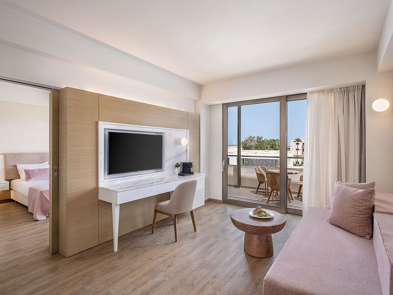 Avra Imperial Hotel - The Residence Collection 10