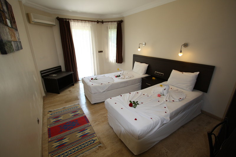 Holiday Calbis 10