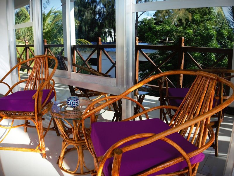Cocolala Beach House 9