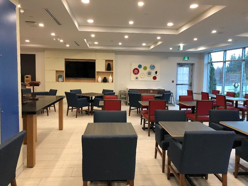 Holiday Inn Express Hotel & Suites Halifax Airport 2