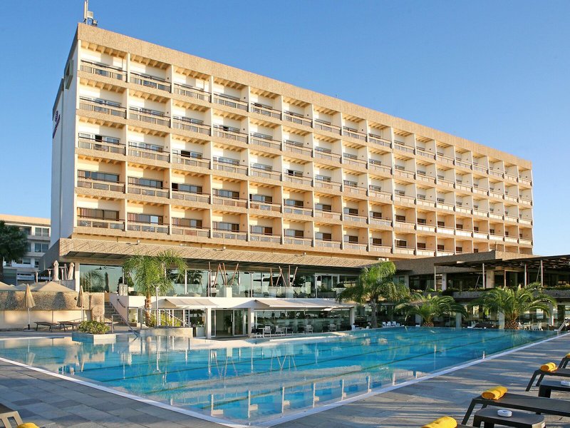 Crowne Plaza Limassol 3