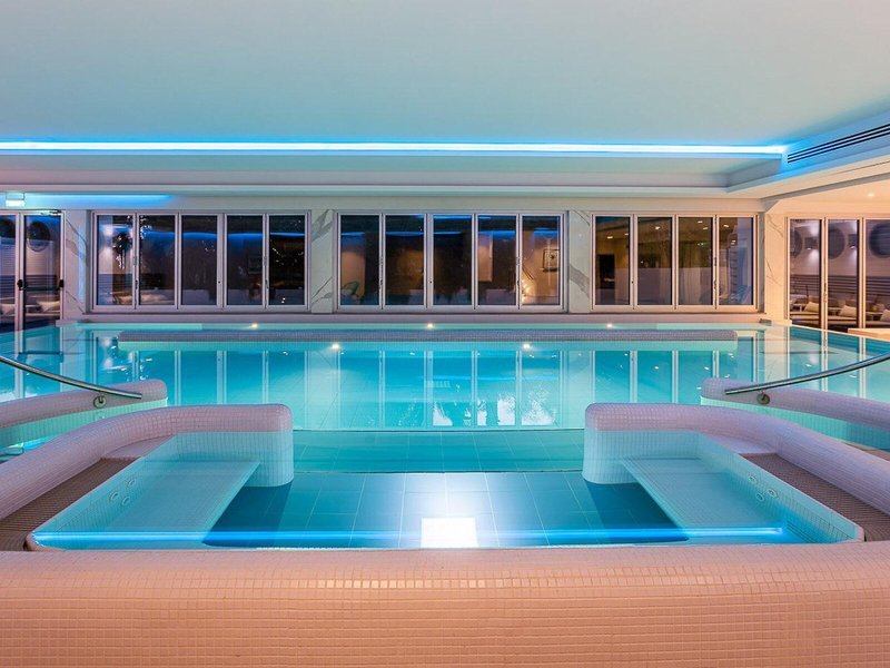 Crowne Plaza Limassol 9