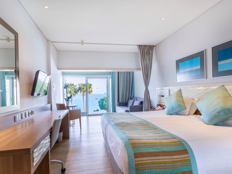 Crowne Plaza Limassol 40