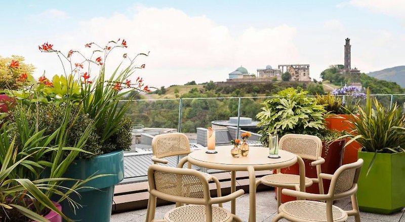 W Edinburgh 3 - Terrace
