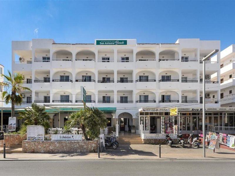 Apartamentos San Antonio Beach