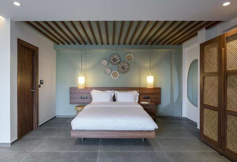 Amyntas Seafront Hotel 4